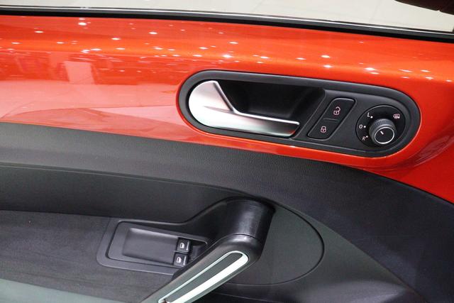 Volkswagen Beetle 2018 thumb 8