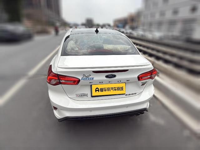 Ford Focus ST 2021 thumb 3