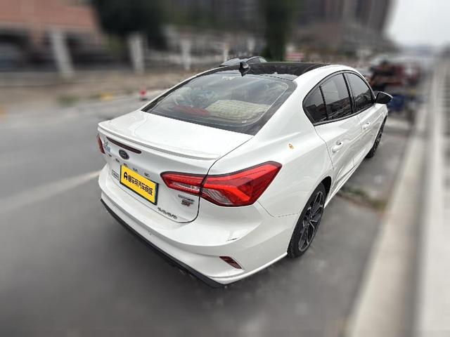 Ford Focus ST 2021 thumb 8