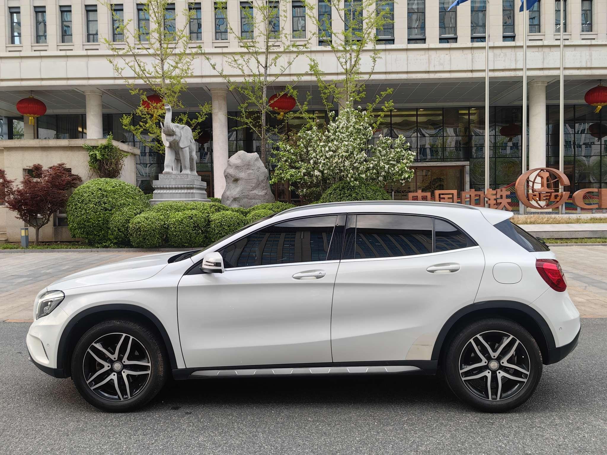 Mercedes-Benz GLA 2017 thumb 2