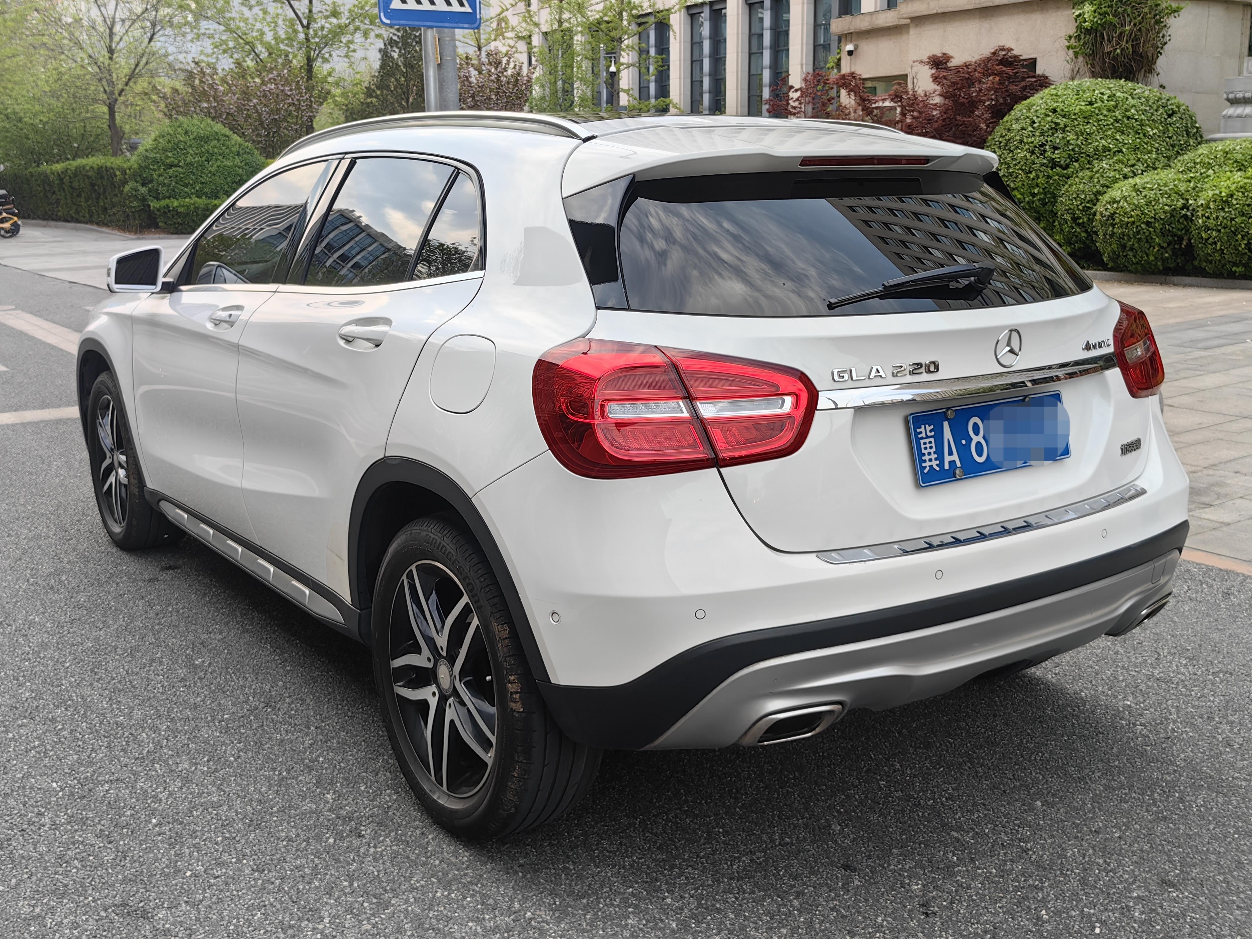 Mercedes-Benz GLA 2017 thumb 3