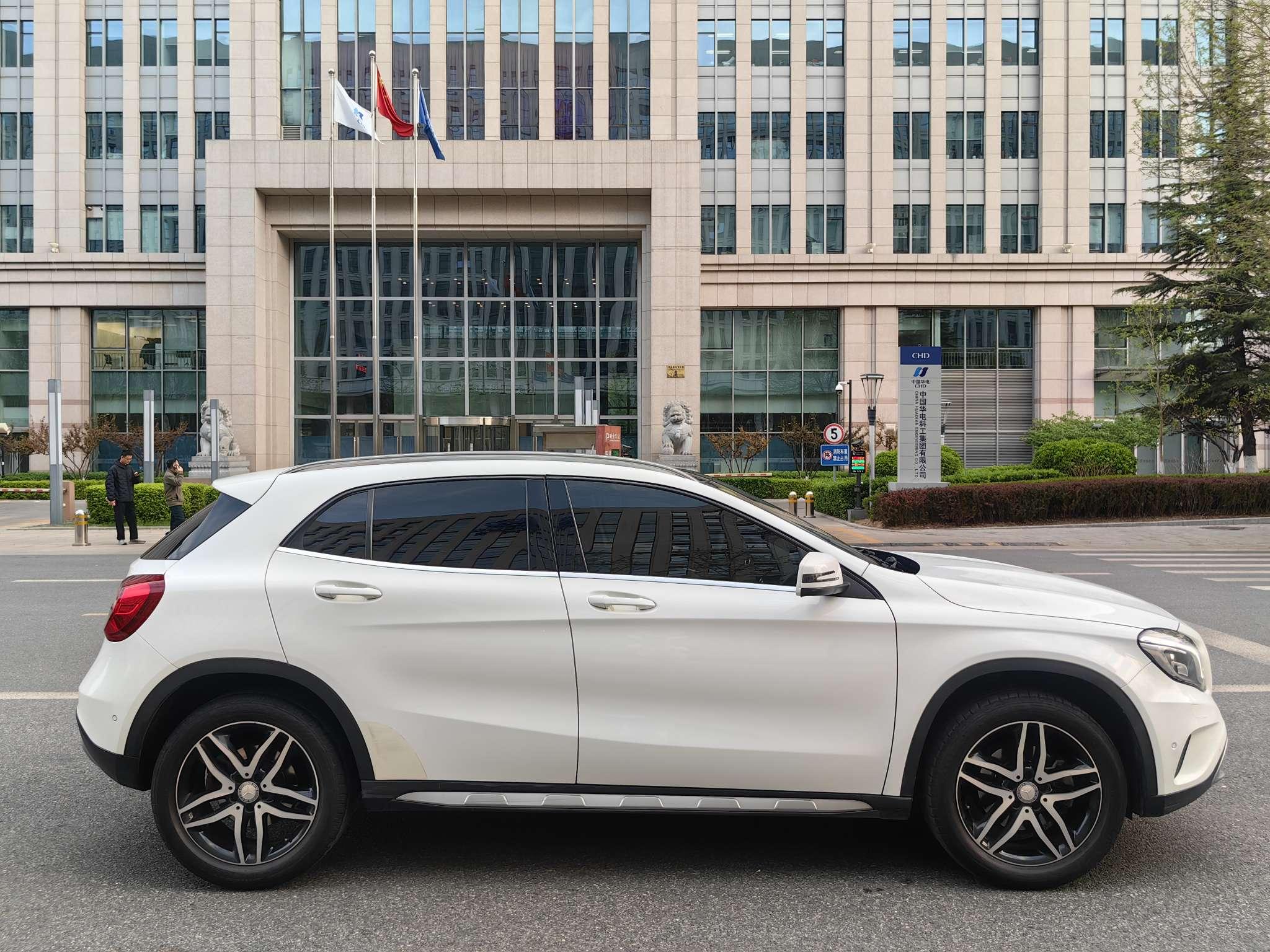 Mercedes-Benz GLA 2017 thumb 6