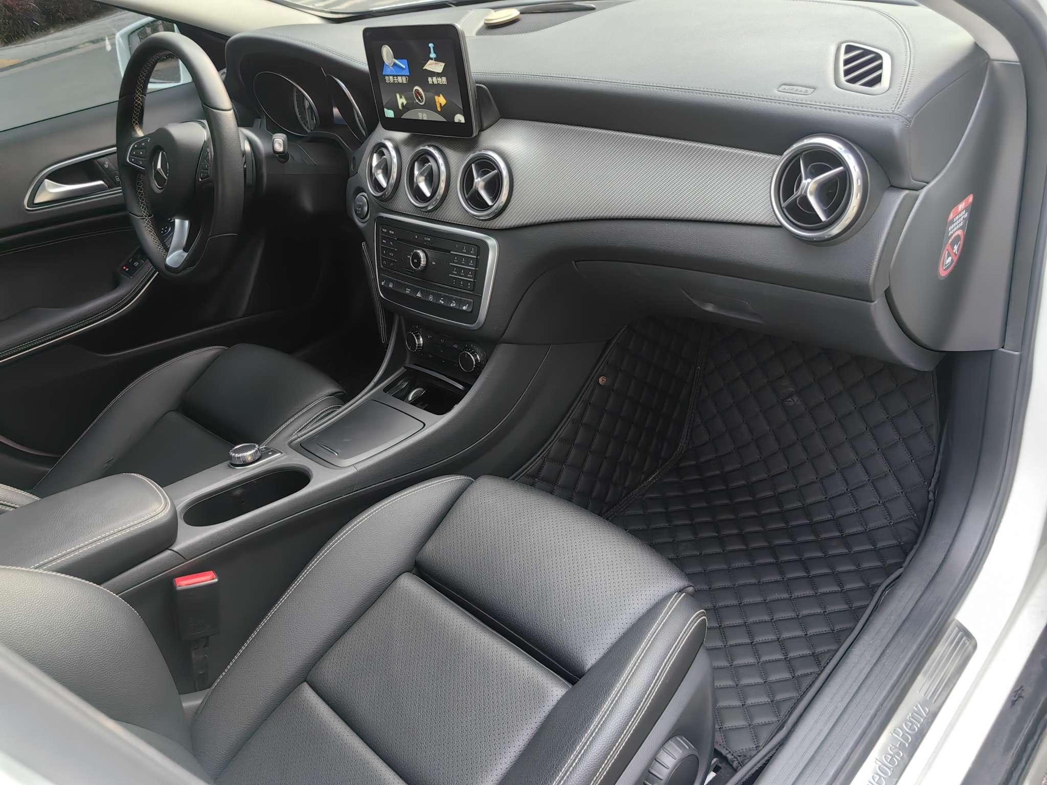 Mercedes-Benz GLA 2017 thumb 8