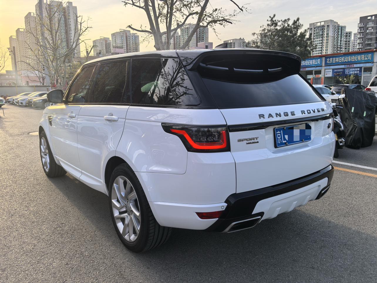 Land Rover Range Rover Sport 2019 thumb 2