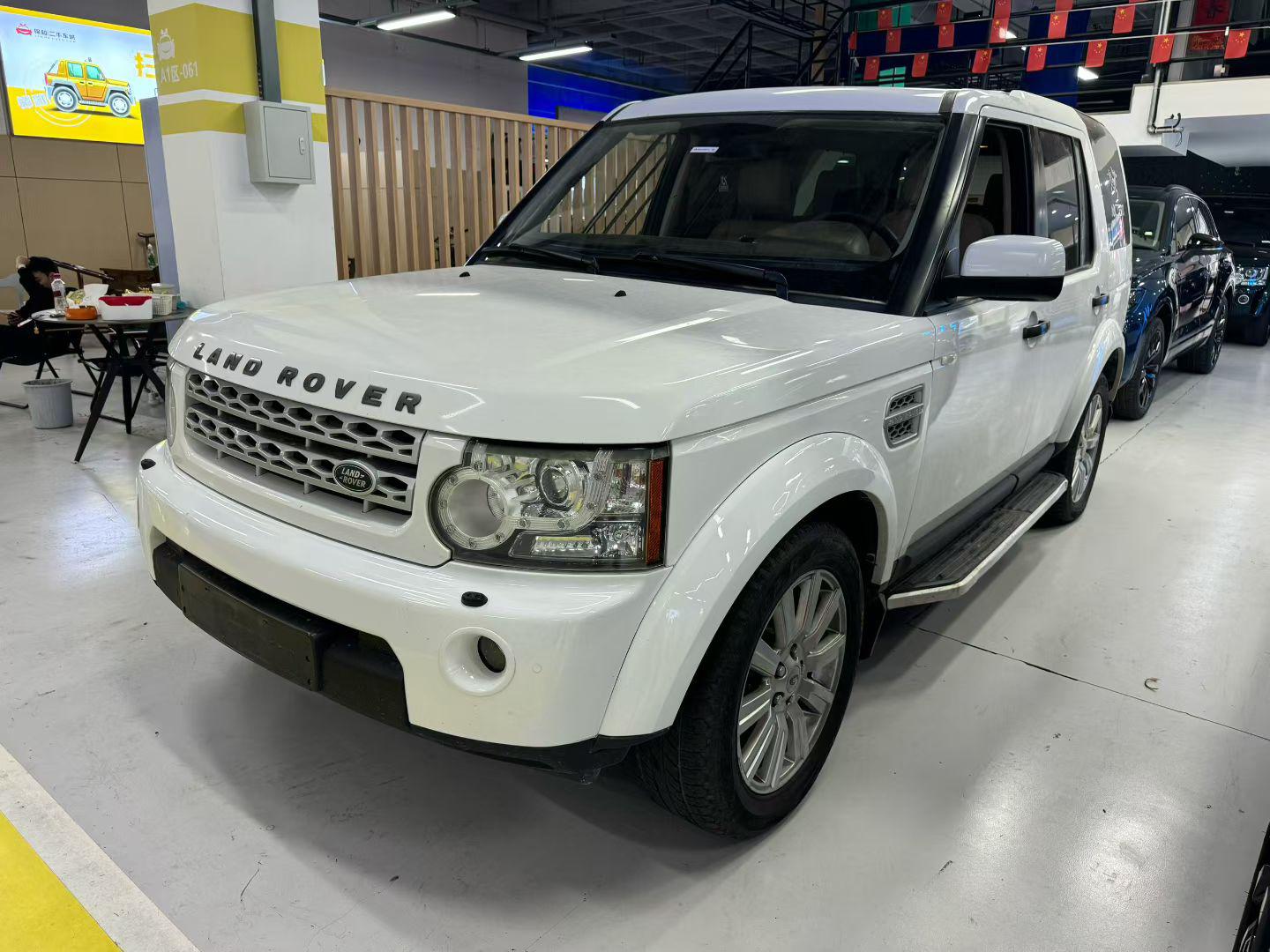 Land Rover Discovery 2012 thumb 8
