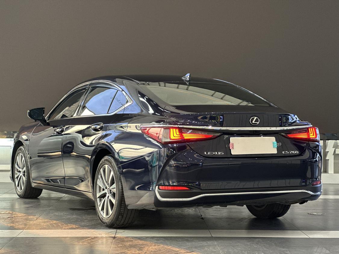 Lexus ES 2020 thumb 2