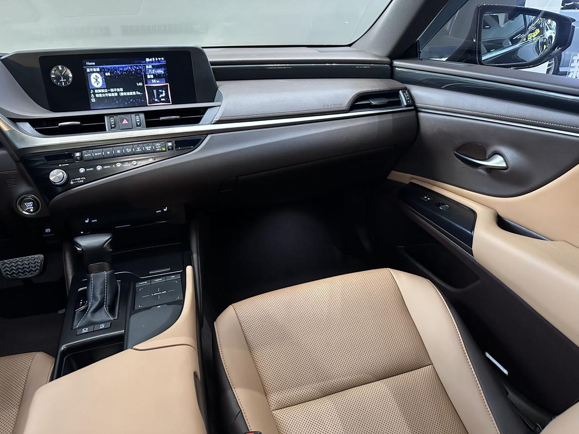 Lexus ES 2020 thumb 6