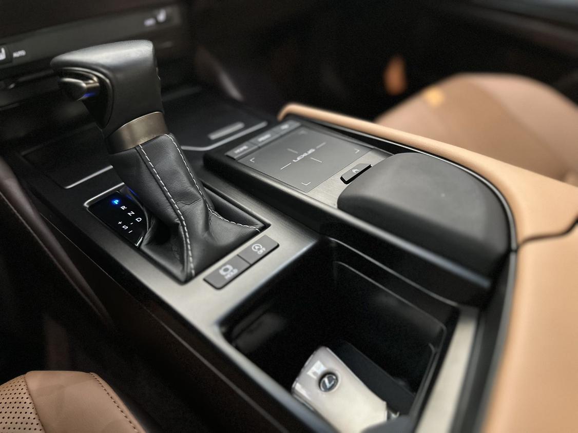 Lexus ES 2020 thumb 10