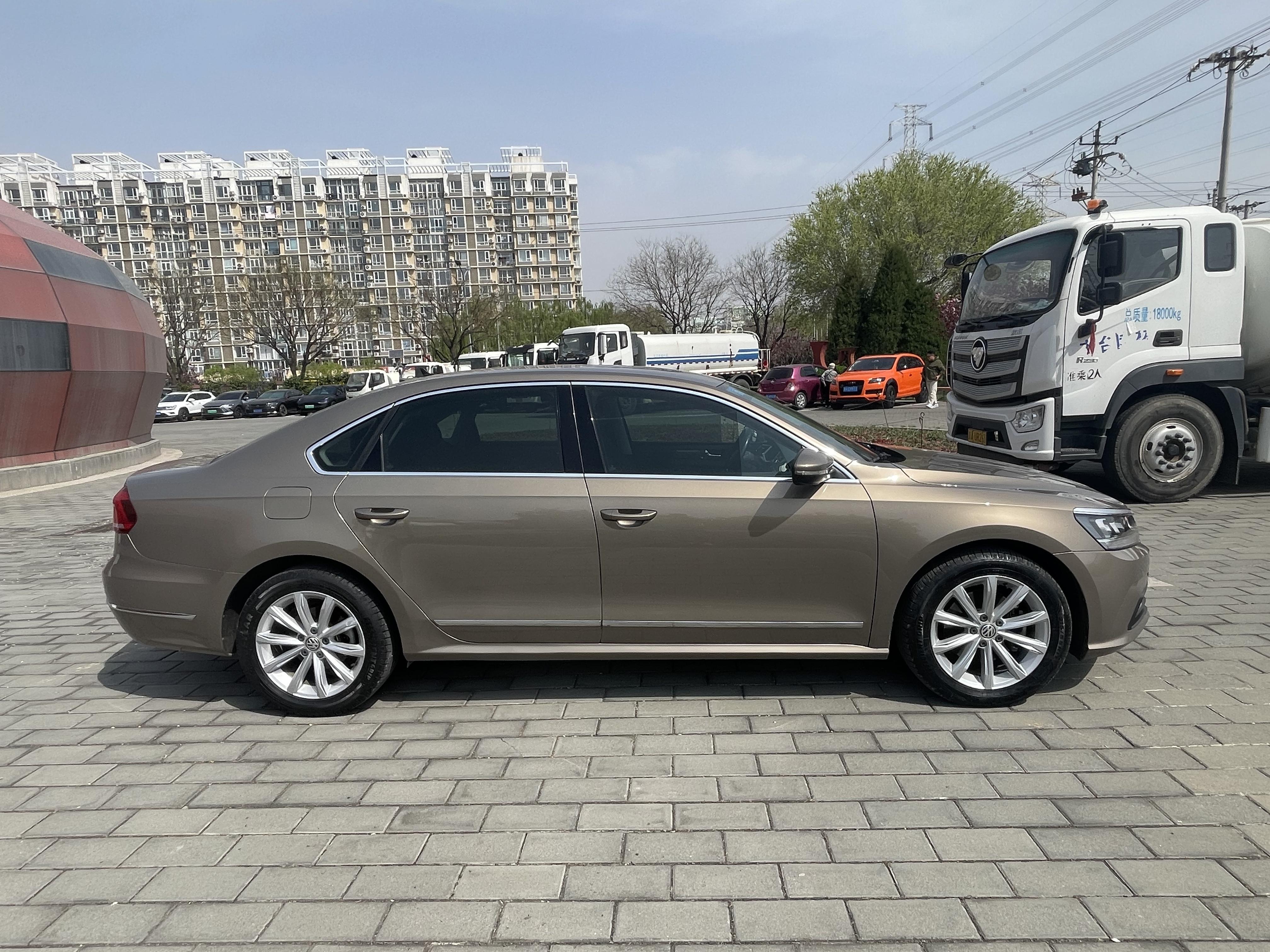 Volkswagen Passat (North America and China) 2017 thumb 6