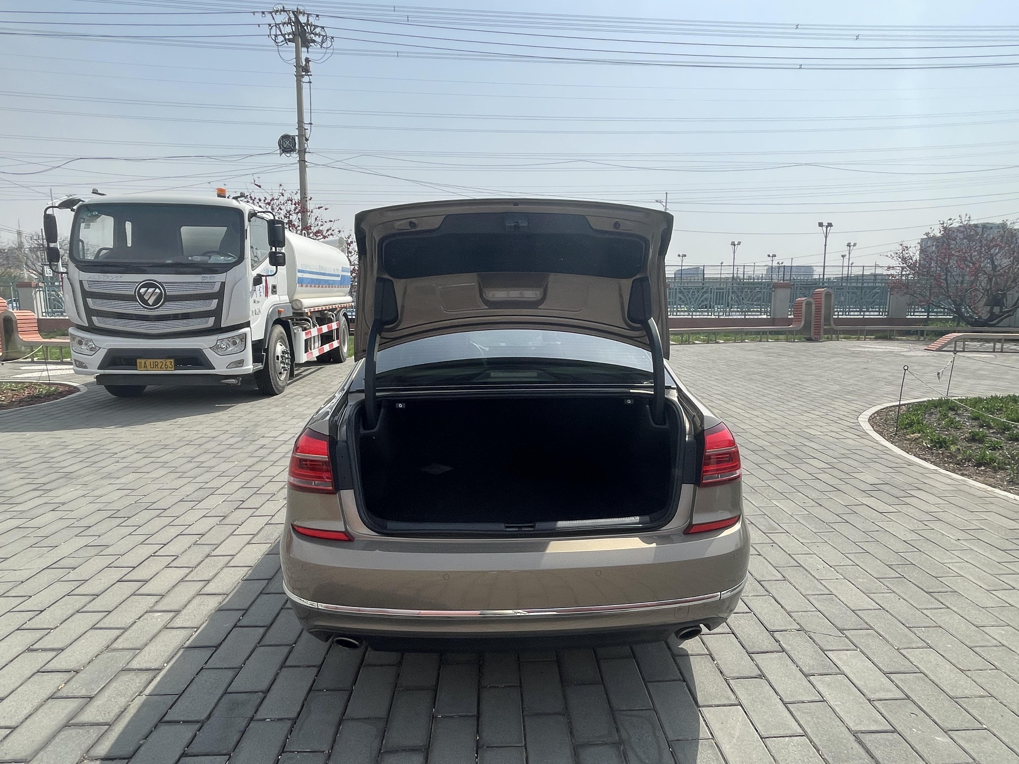 Volkswagen Passat (North America and China) 2017 thumb 9