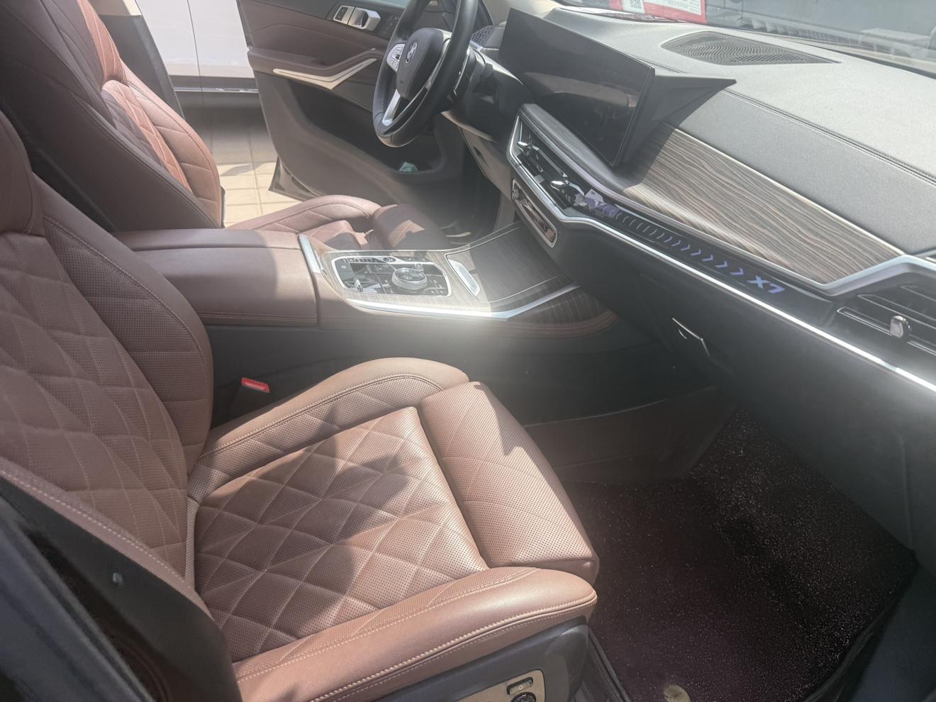 BMW X7 2023 thumb 4