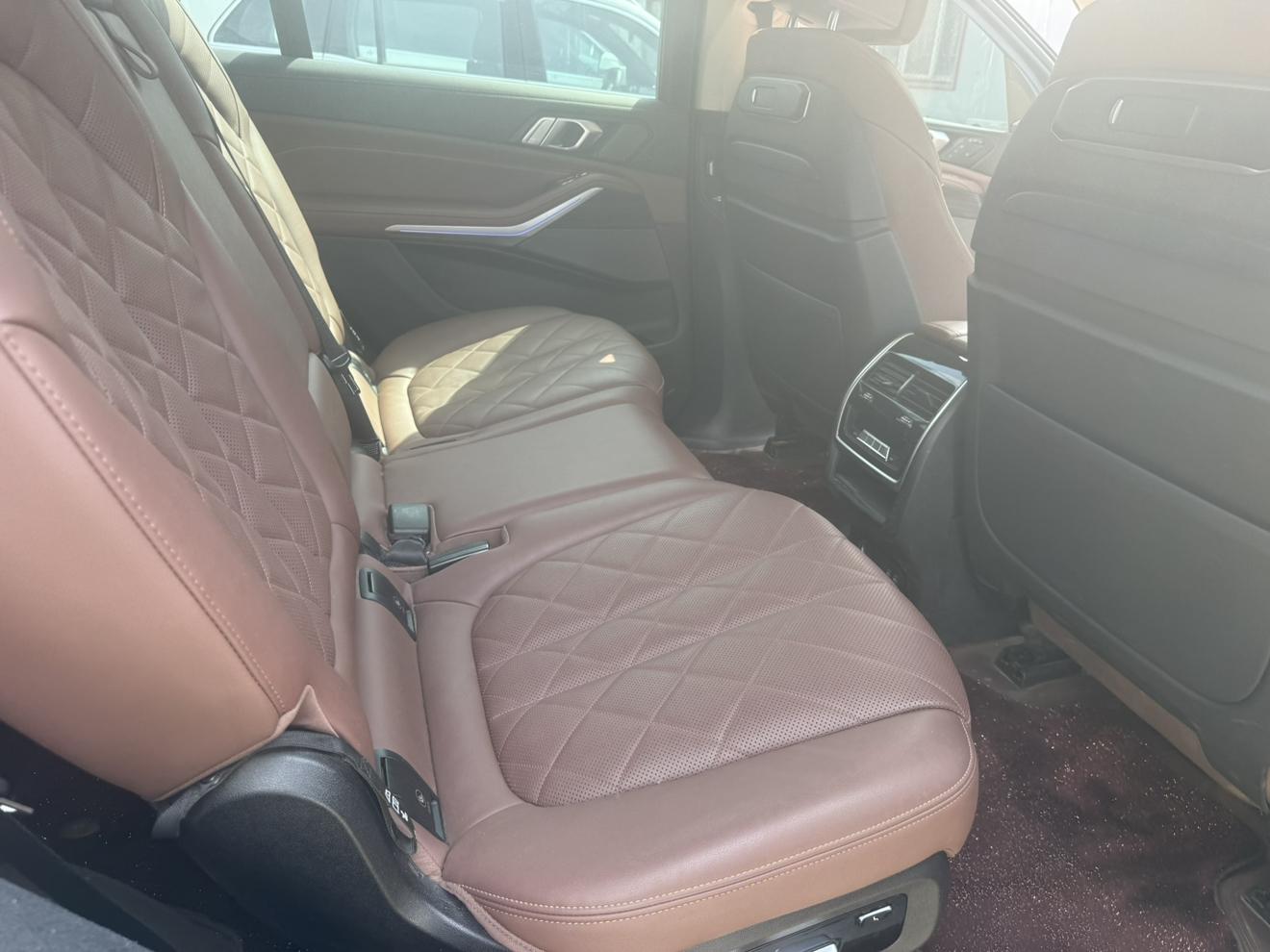 BMW X7 2023 thumb 8