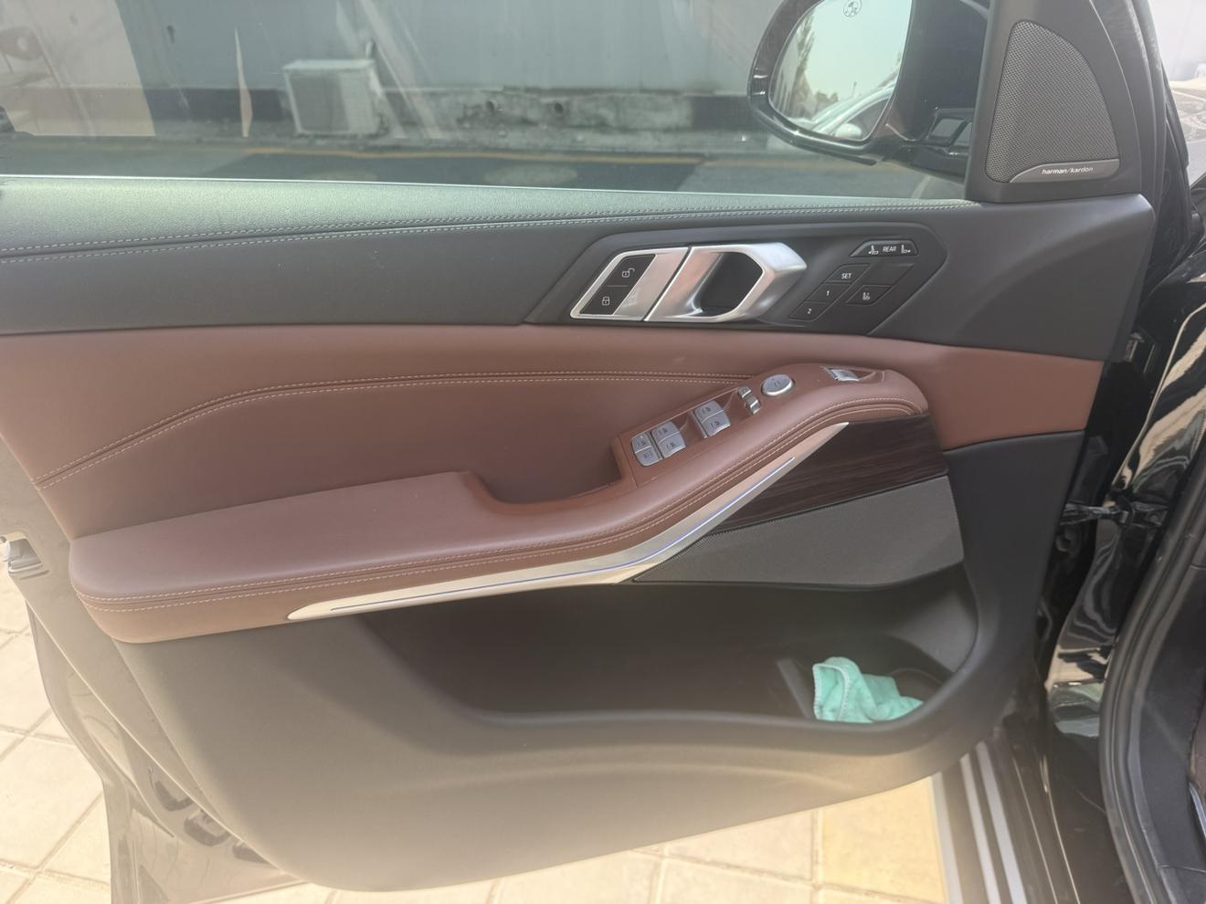 BMW X7 2023 thumb 10