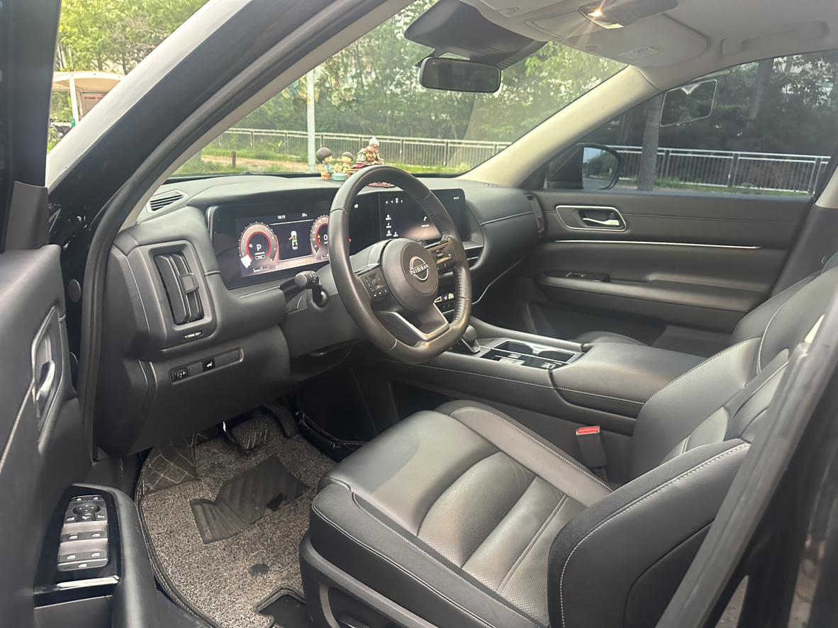 Nissan Pathfinder 2024 thumb 6