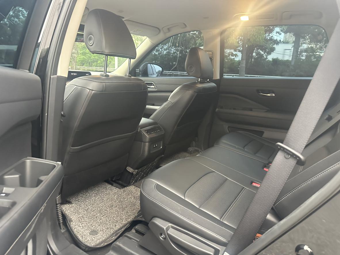 Nissan Pathfinder 2024 thumb 7