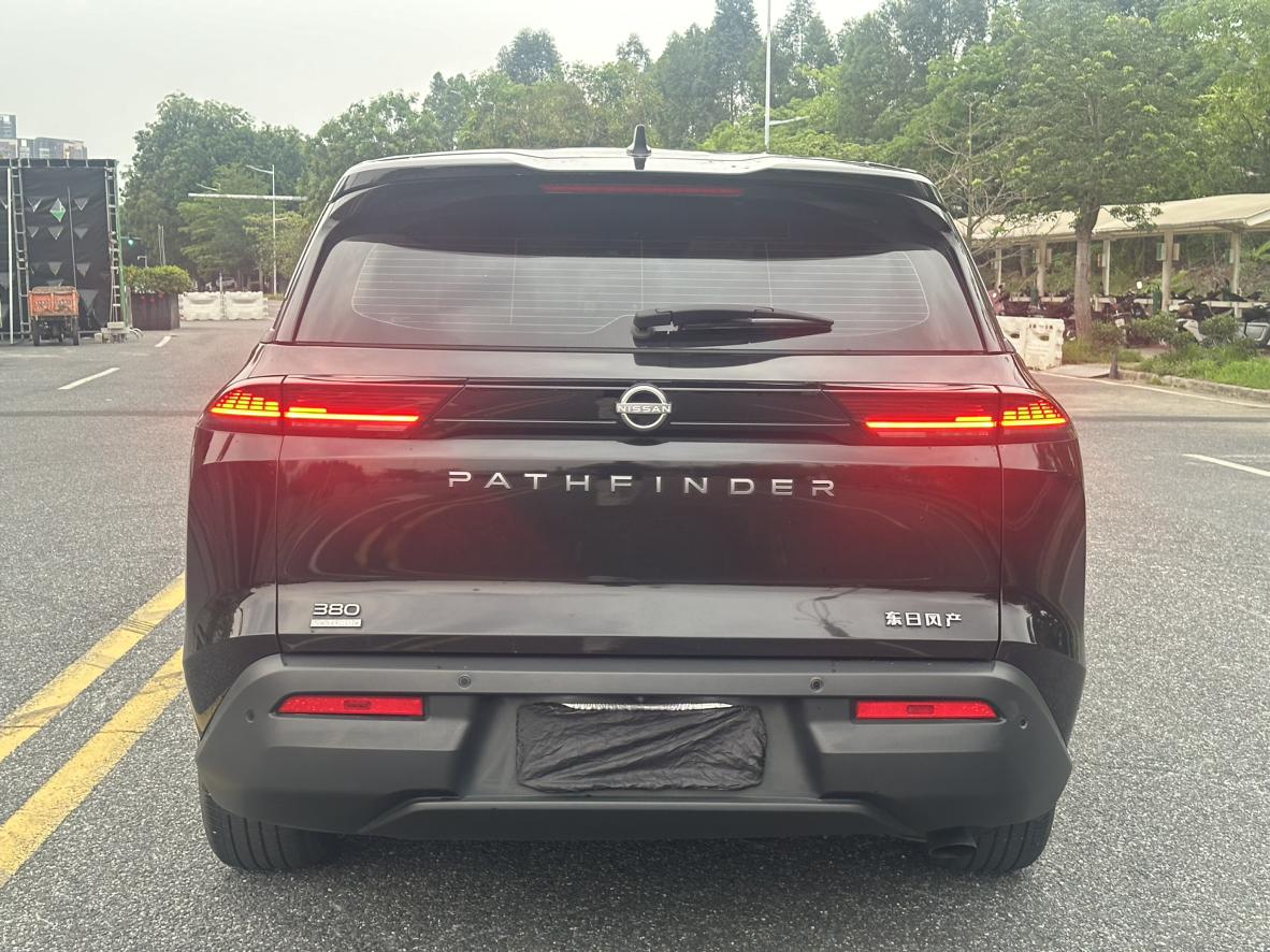 Nissan Pathfinder 2024 thumb 10