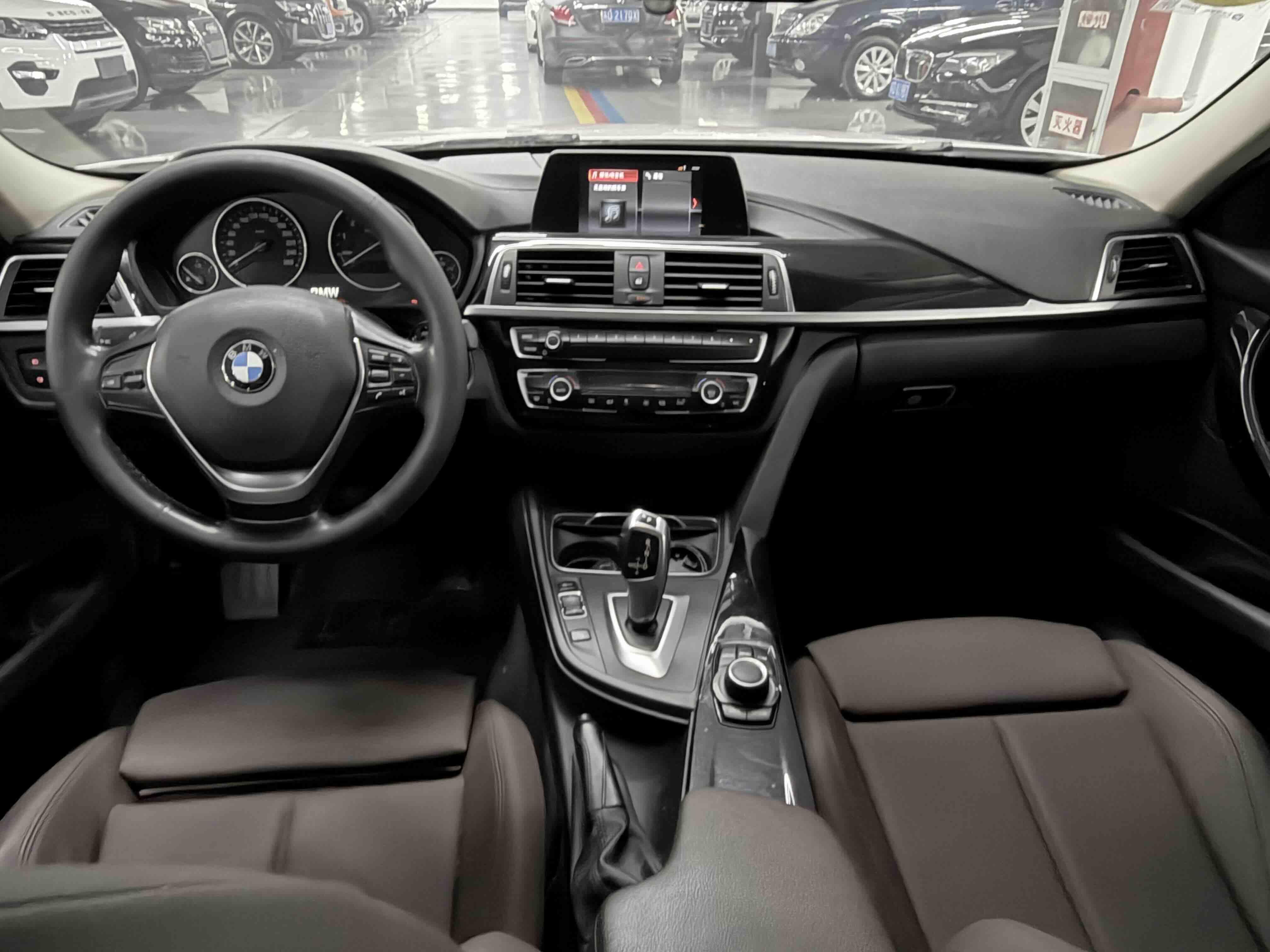 BMW 3 серии 2018 thumb 5