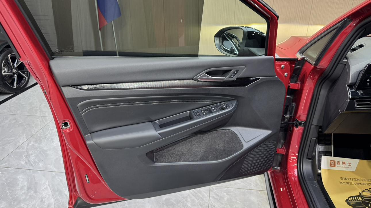 Volkswagen Golf Sportsvan 2023 thumb 7