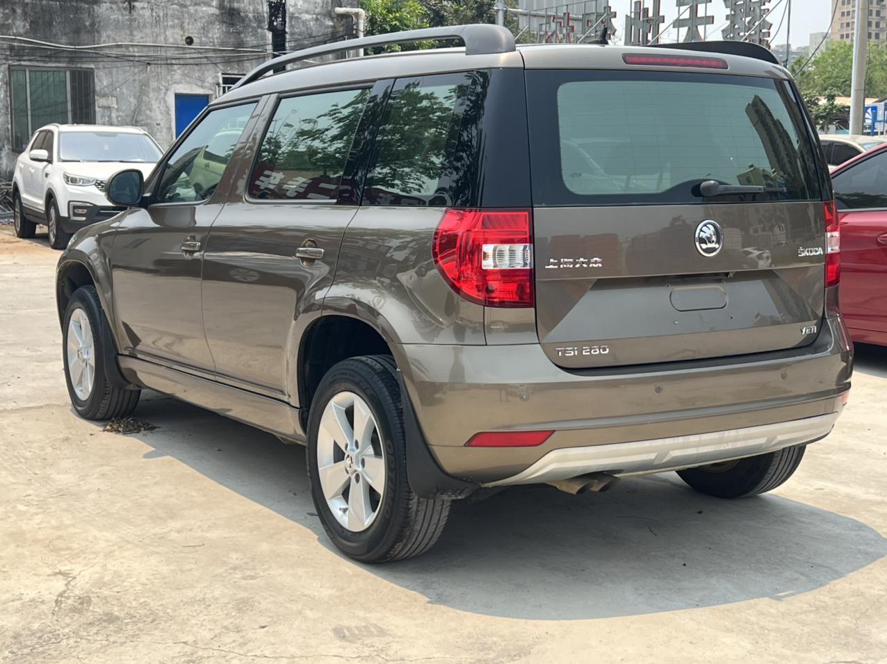 Skoda Yeti 2016 thumb 2