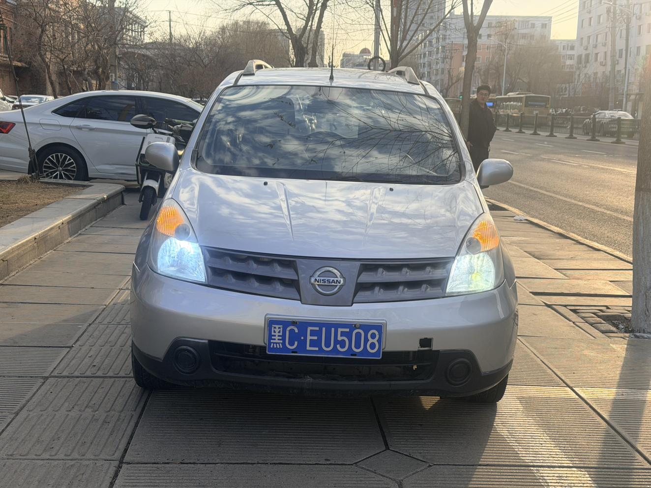 Nissan Livina 2008 thumb 9
