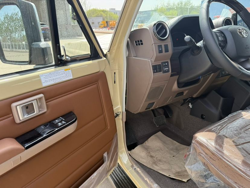 Toyota 70 2025 thumb 9