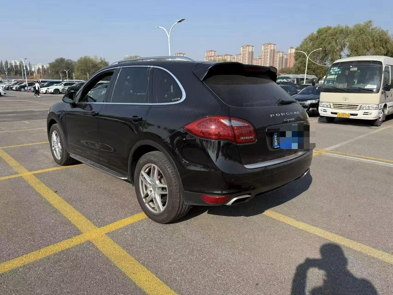 Porsche Cayenne 2011 thumb 2