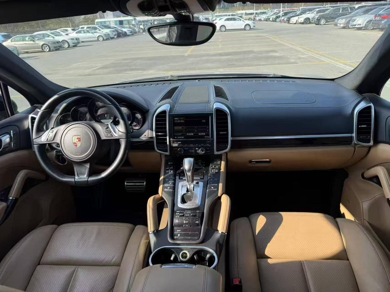 Porsche Cayenne 2011 thumb 6