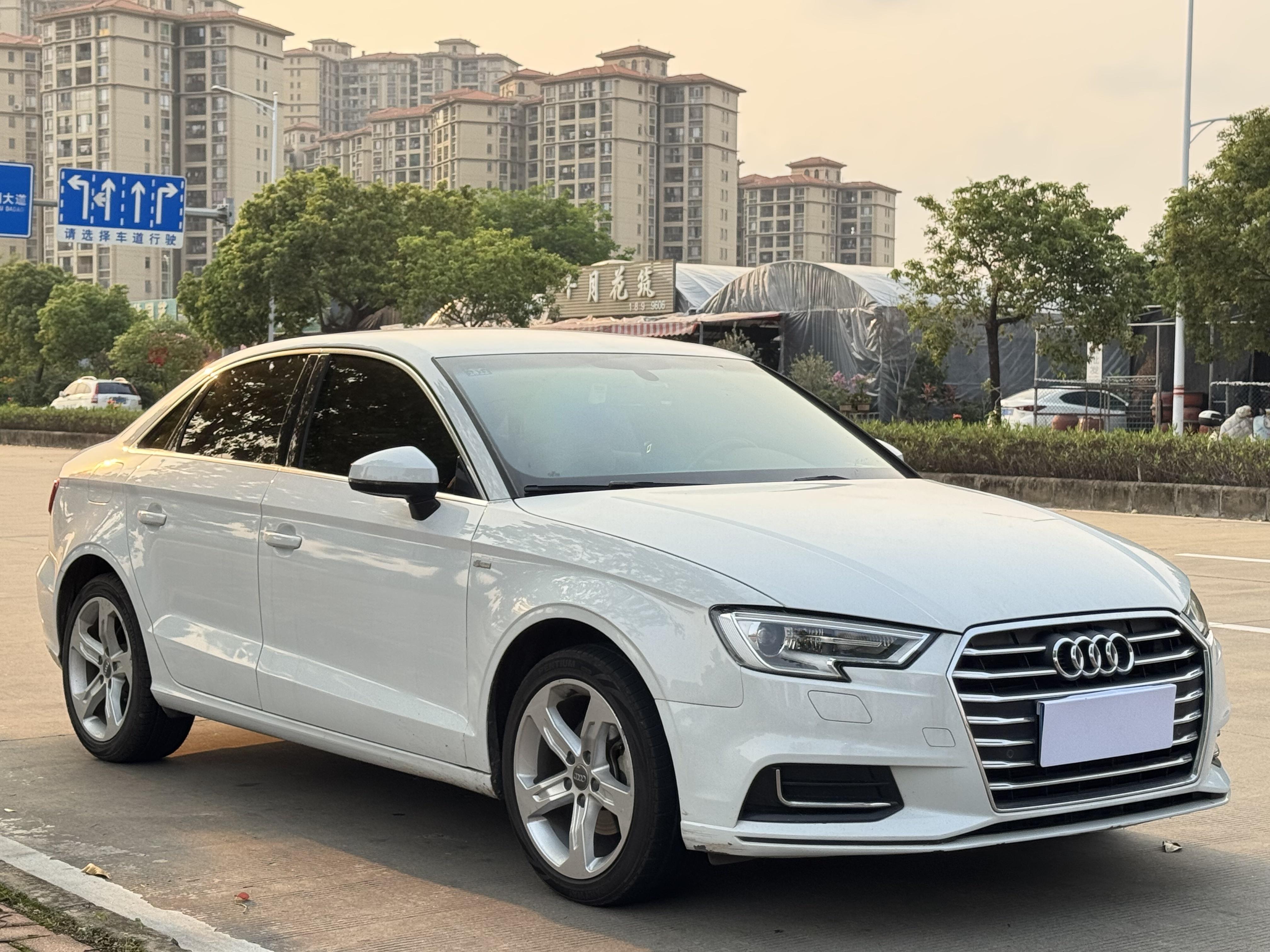 Audi A3 2020 thumb 10