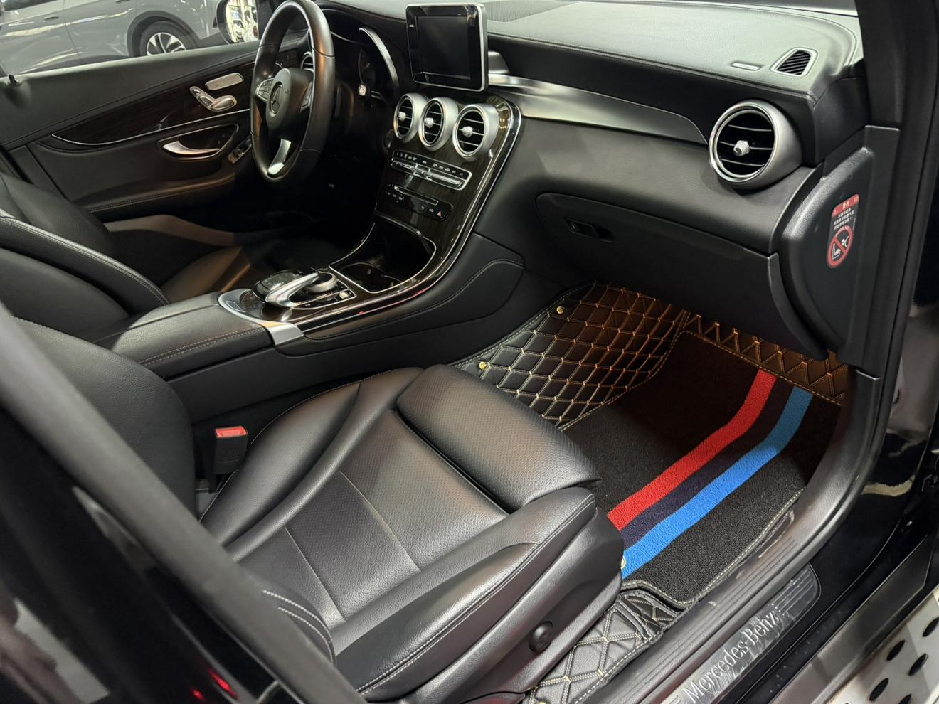 Mercedes-Benz GLC 2016 thumb 12