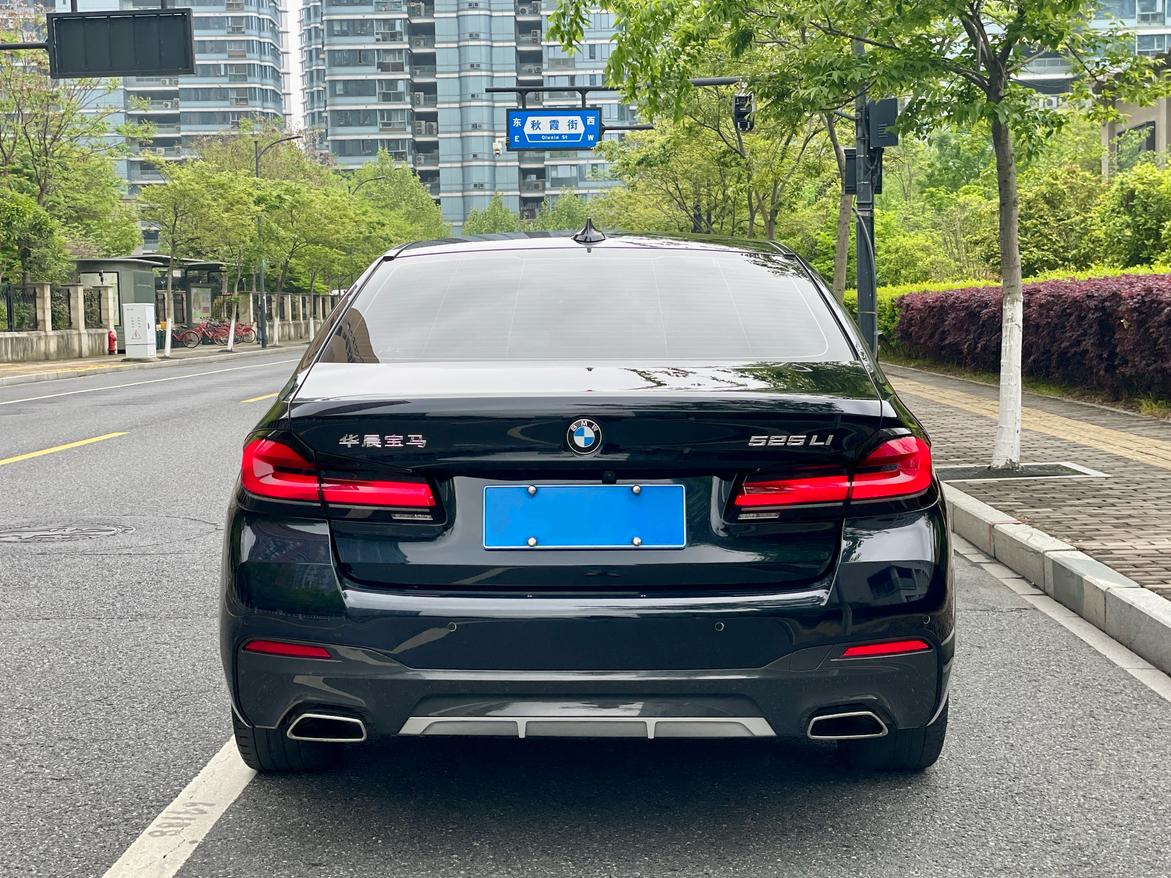 BMW 5 серии 2022 thumb 4