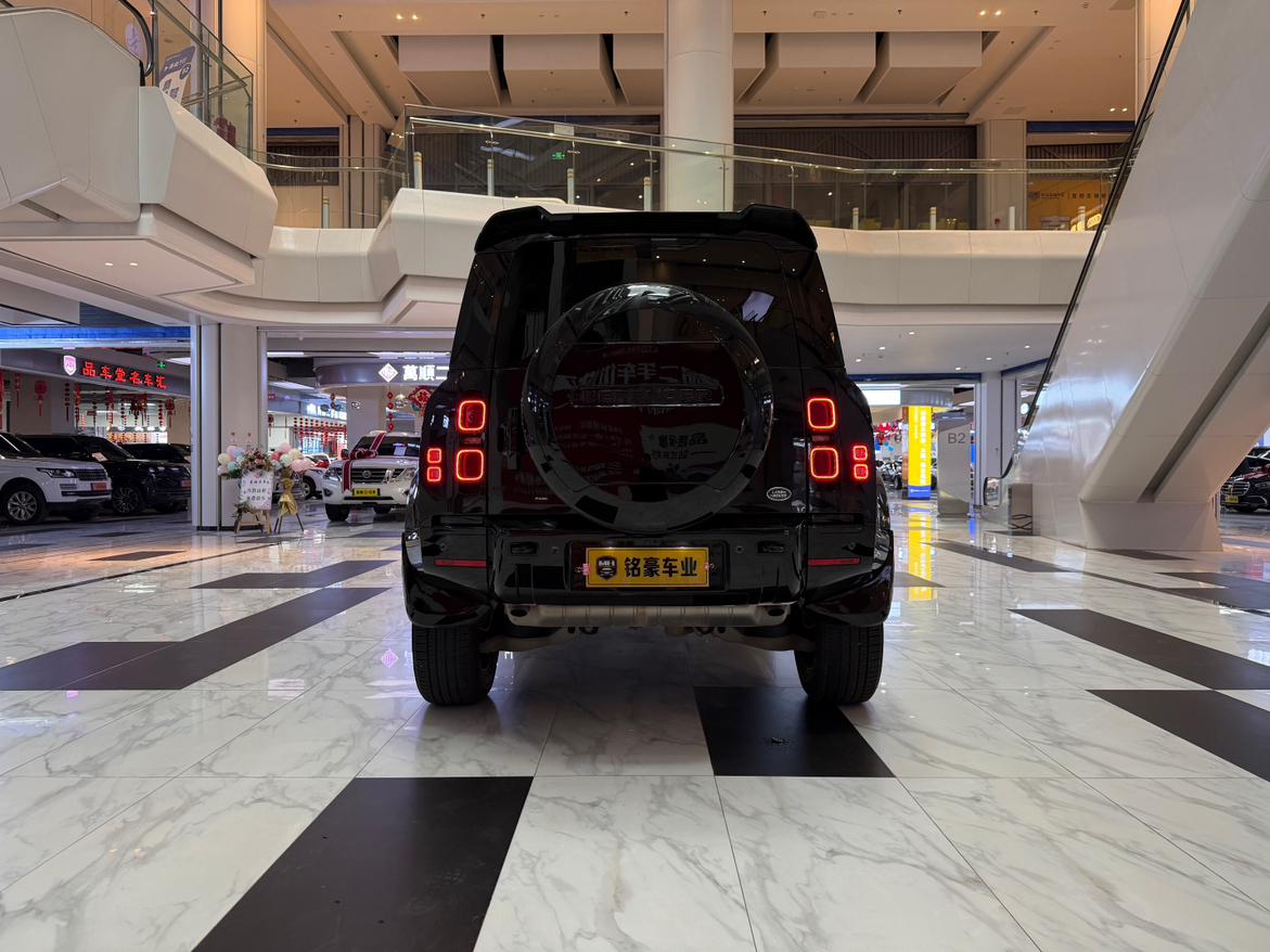 Land Rover Defender 2023 thumb 3