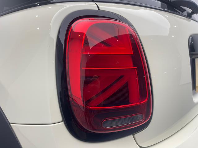 Mini Hatch 2023 thumb 11