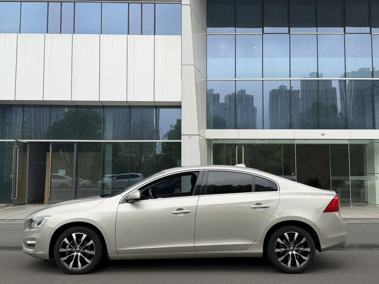 Volvo S60 2019 thumb 2