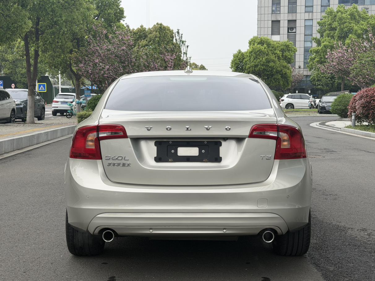 Volvo S60 2019 thumb 4