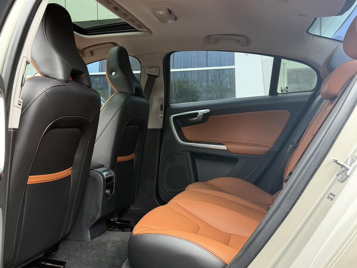 Volvo S60 2019 thumb 9