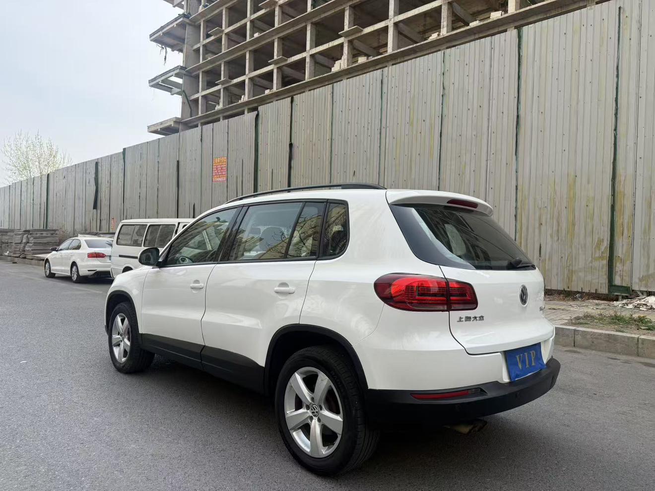 Volkswagen Tiguan 2013 thumb 2