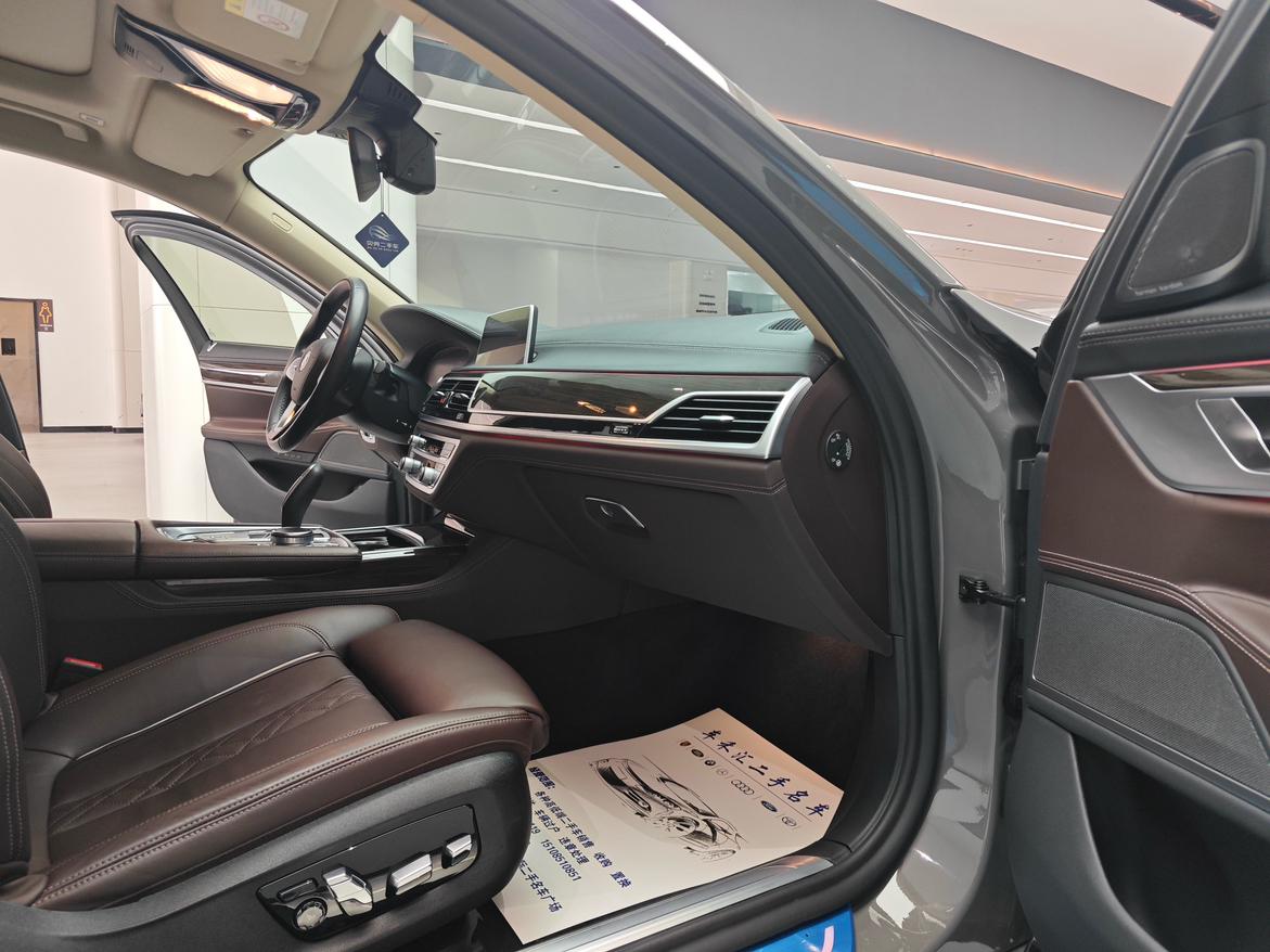 BMW 7 серии 2019 thumb 9