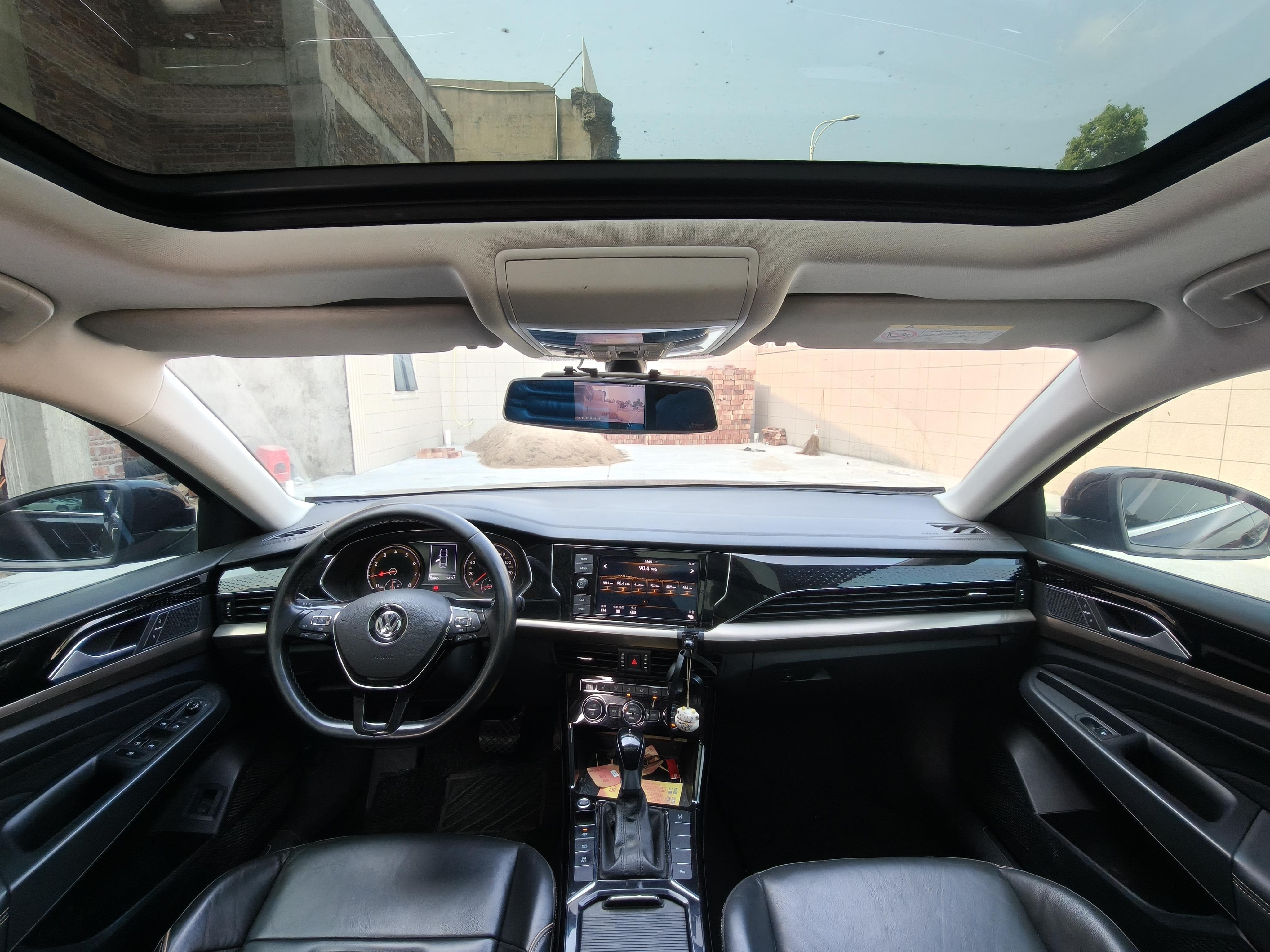 Volkswagen Passat (North America and China) 2019 thumb 5
