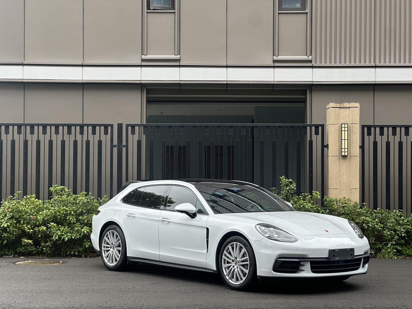 Porsche Panamera 2019 thumb 9
