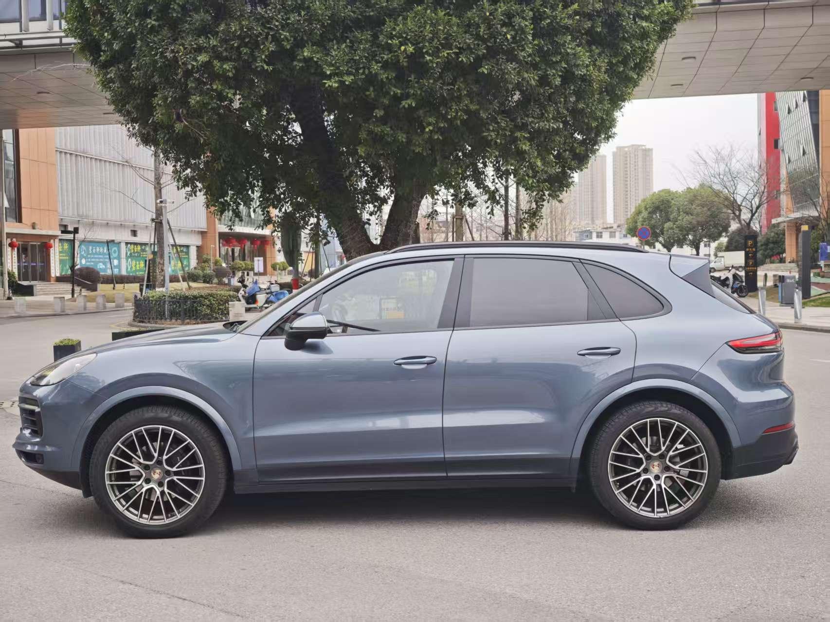 Porsche Cayenne 2018 thumb 2