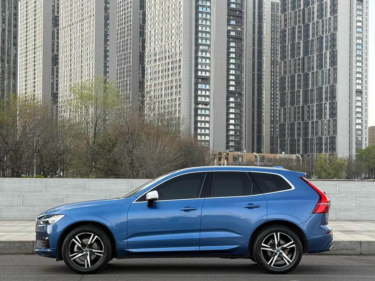 Volvo XC60 2018 thumb 2
