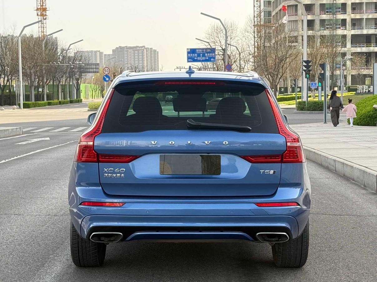 Volvo XC60 2018 thumb 4