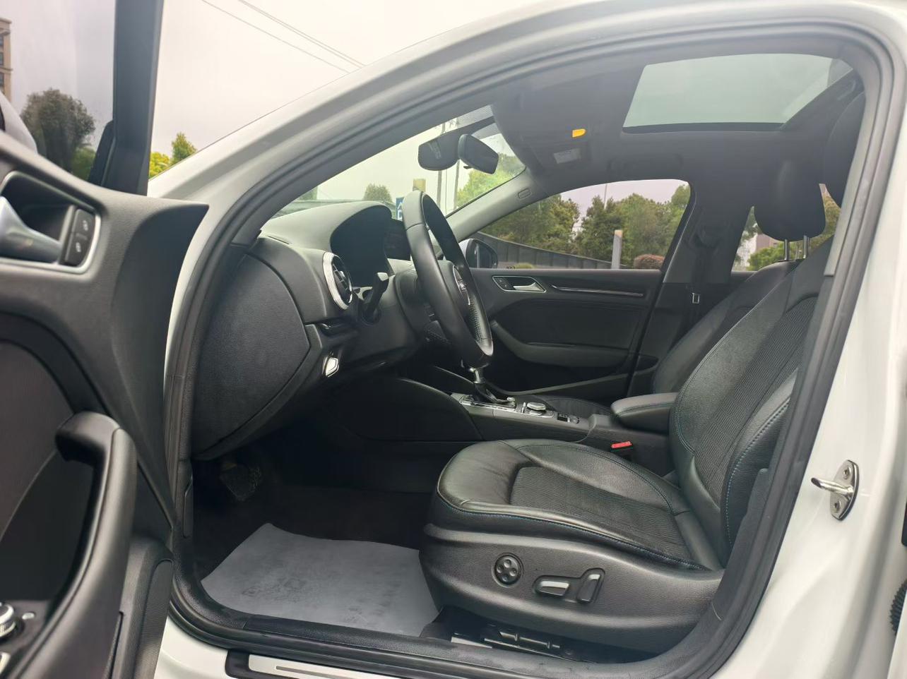 Audi A3 2018 thumb 6