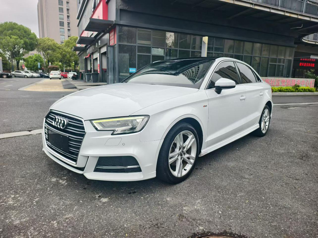 Audi A3 2018 thumb 8