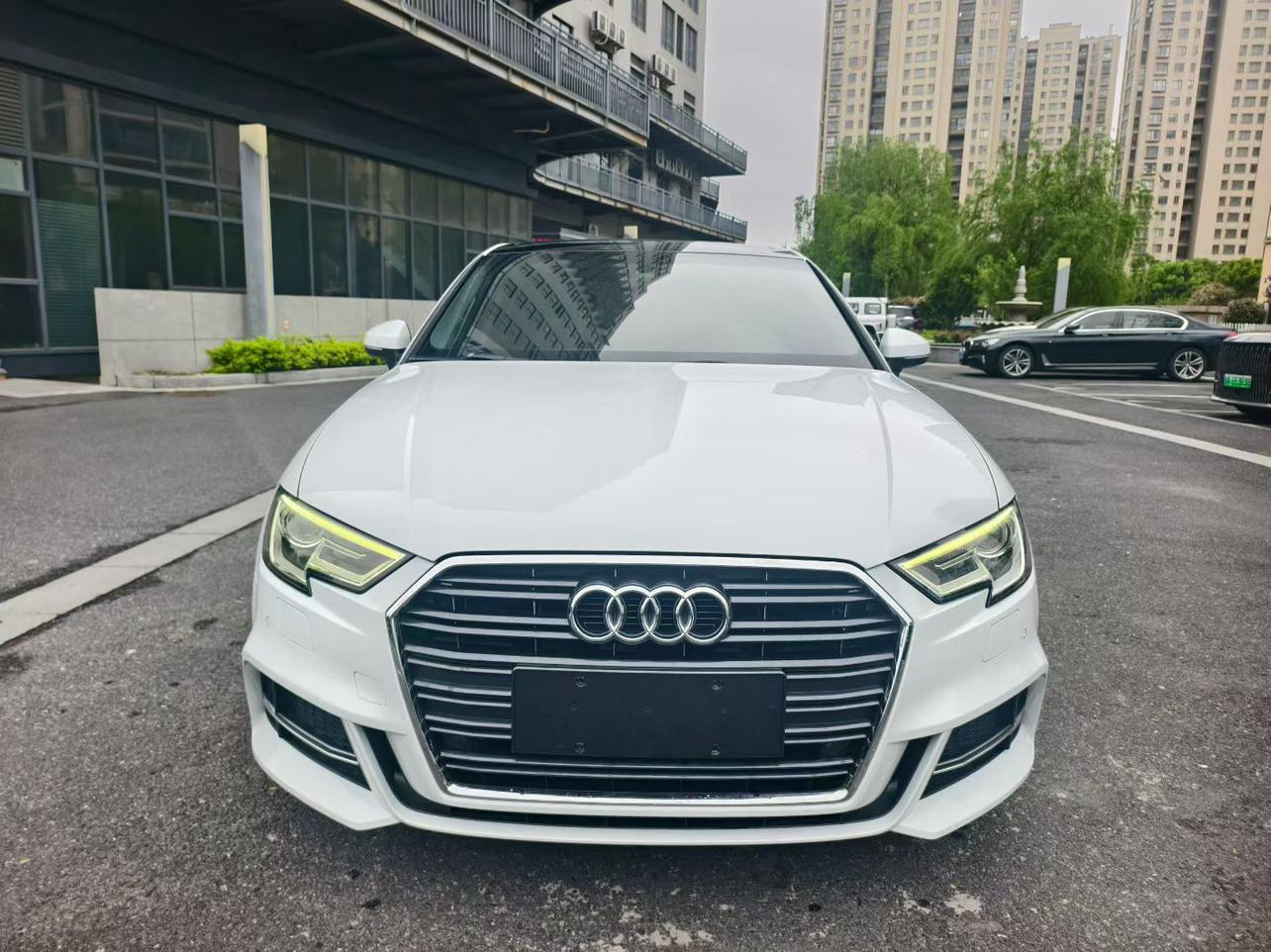 Audi A3 2018 thumb 9
