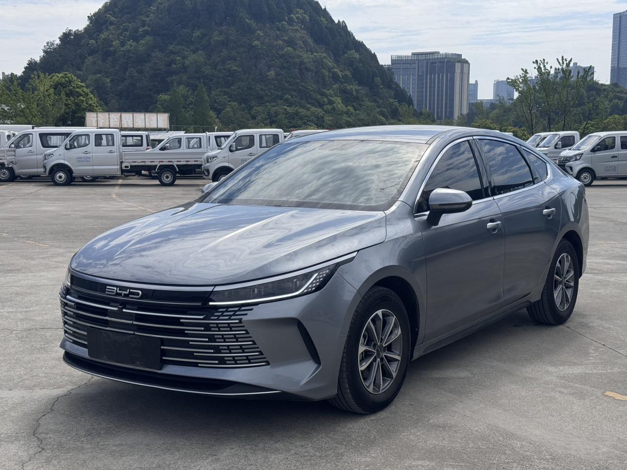 BYD Destroyer 05 2025 thumb 8