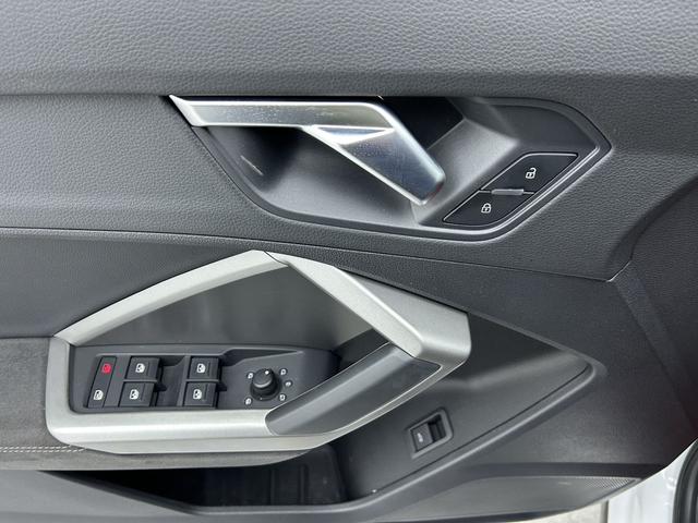 Audi Q3 2023 thumb 7