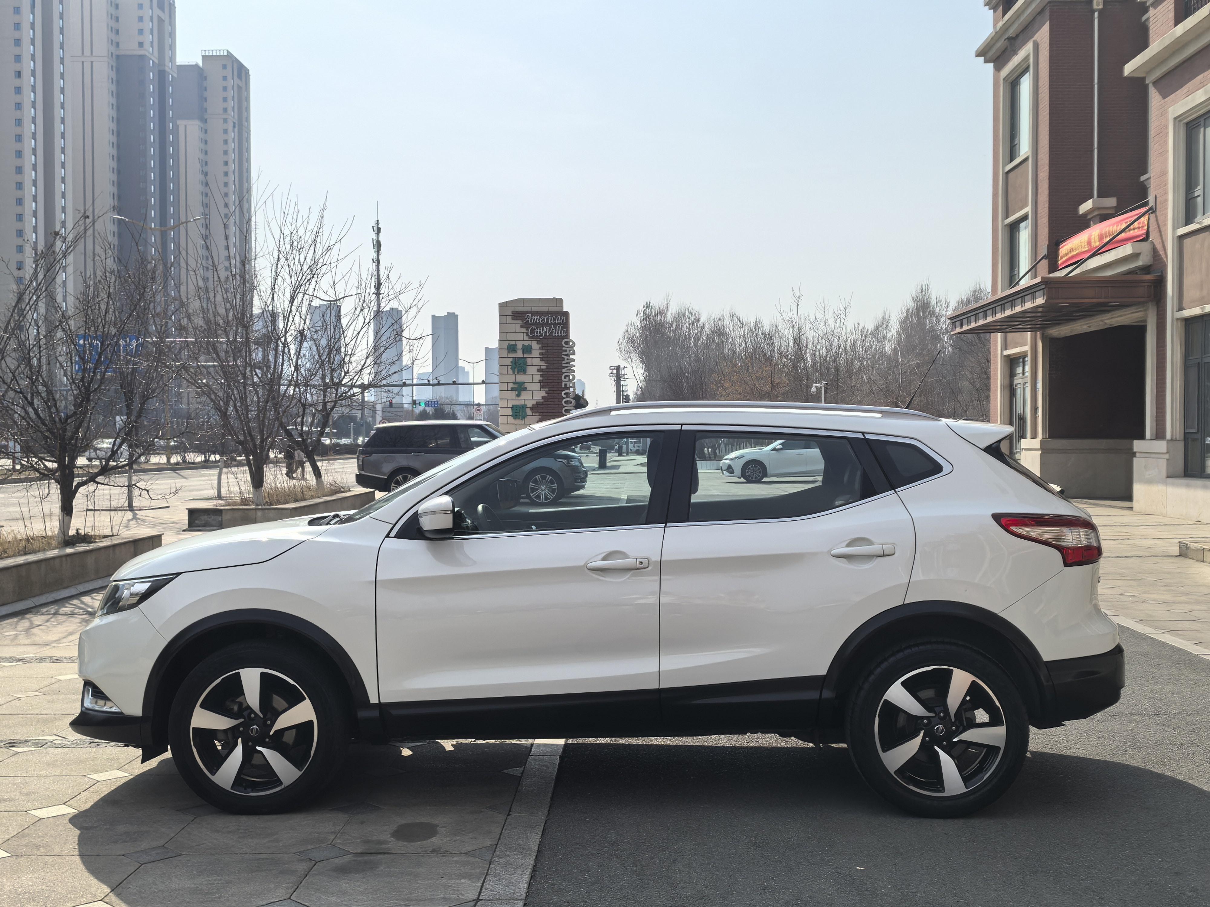 Nissan Qashqai+2 2017 thumb 2