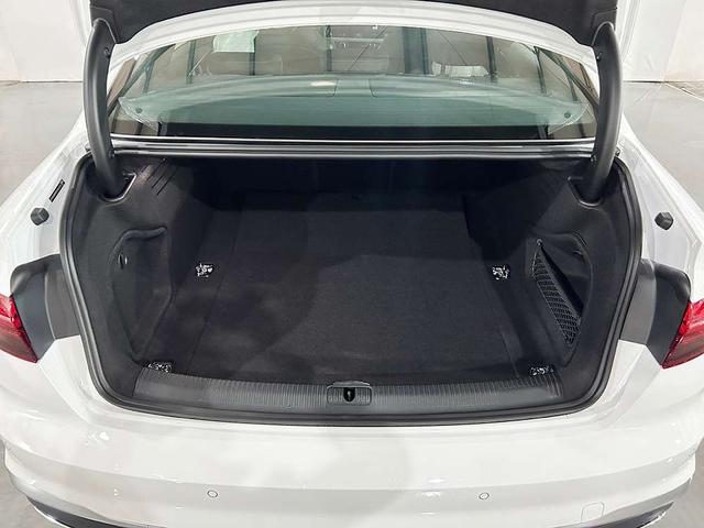 Audi A4 2024 thumb 8