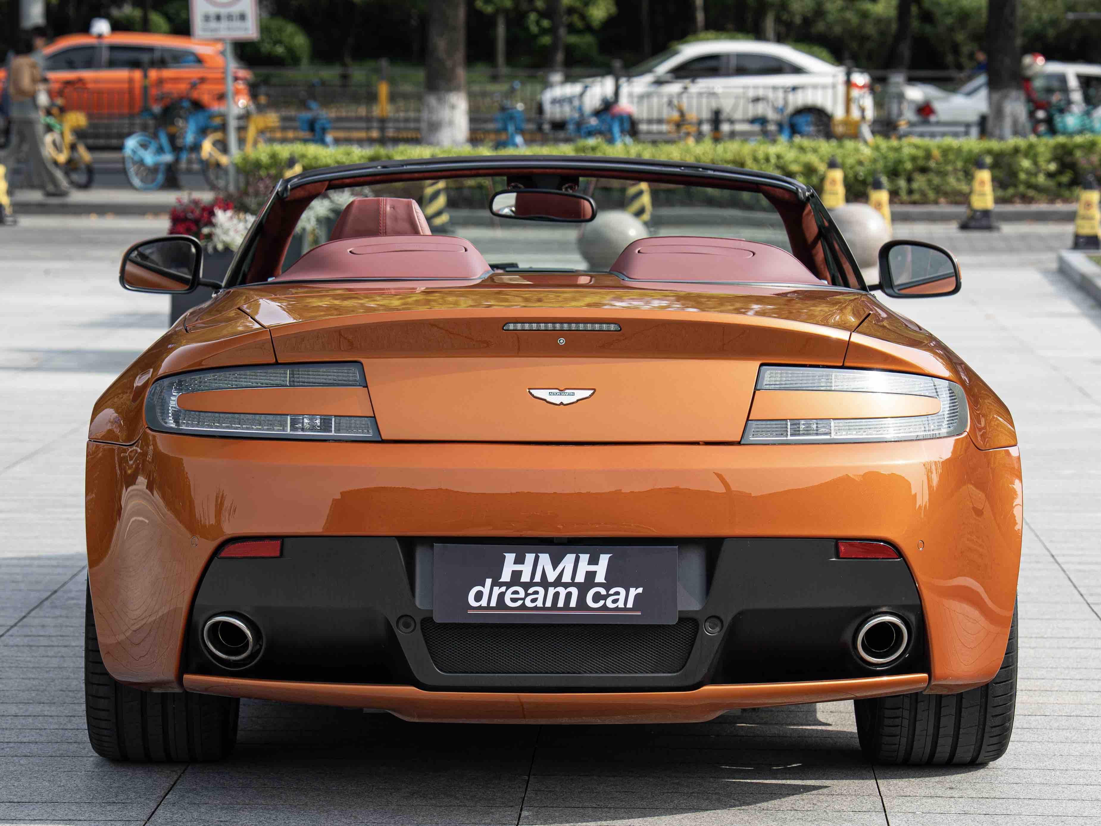 Aston Martin Vantage 4.0T V8 2012 thumb 3
